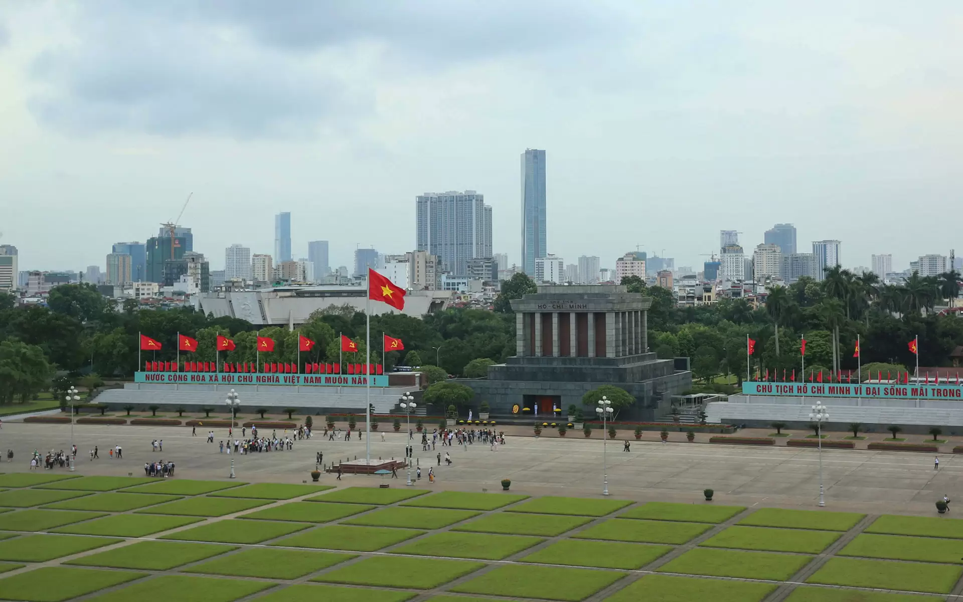 Ho Chi Minh Mausoleum – Solemnly Historic Attraction in Hanoi