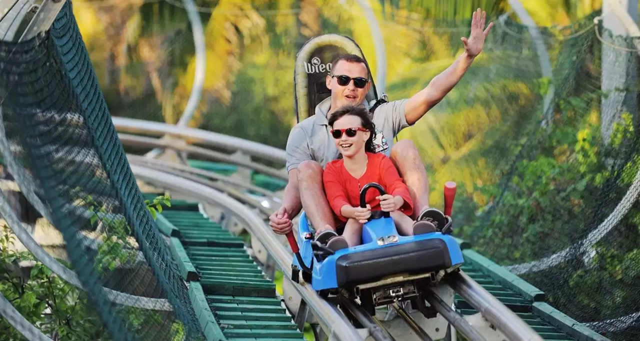 rail car ba na hills, danang