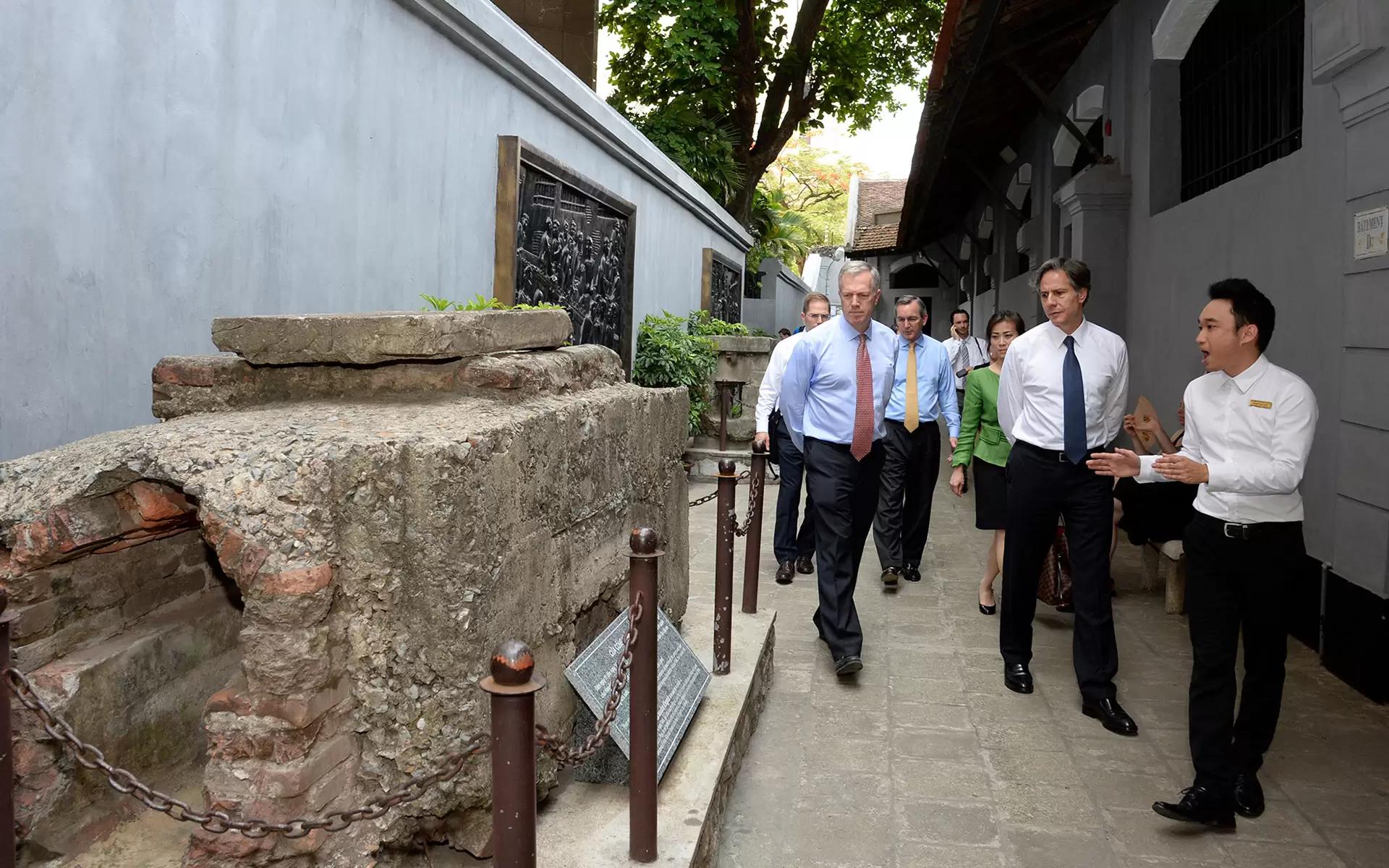 Deputy Secretary Anthony Blinken tours the "Hanoi Hilton" on May 18, 2015.