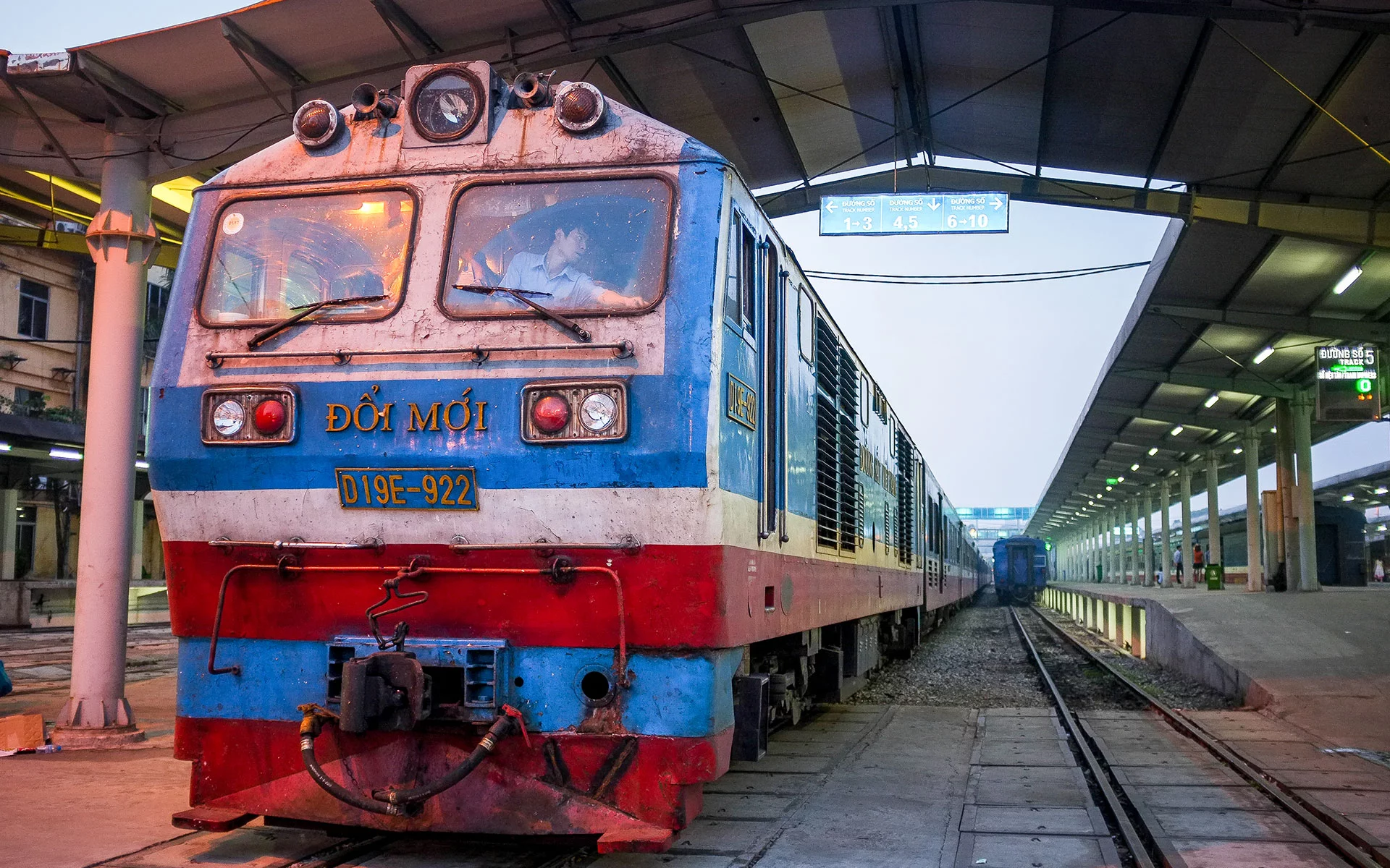Hanoi to Hoi An by train