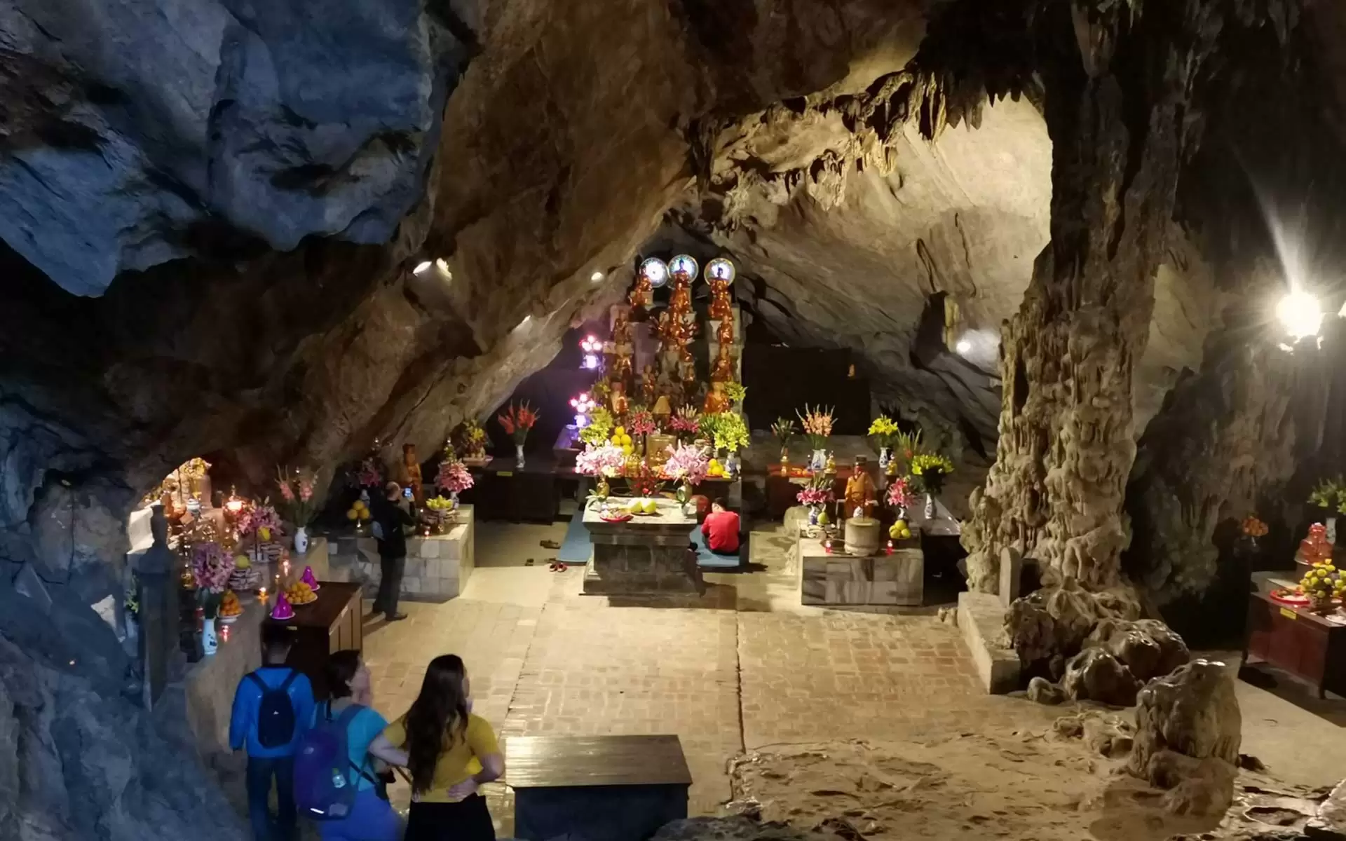There are many natural stalactites and stalagmites inside Huong Tich Grotto.