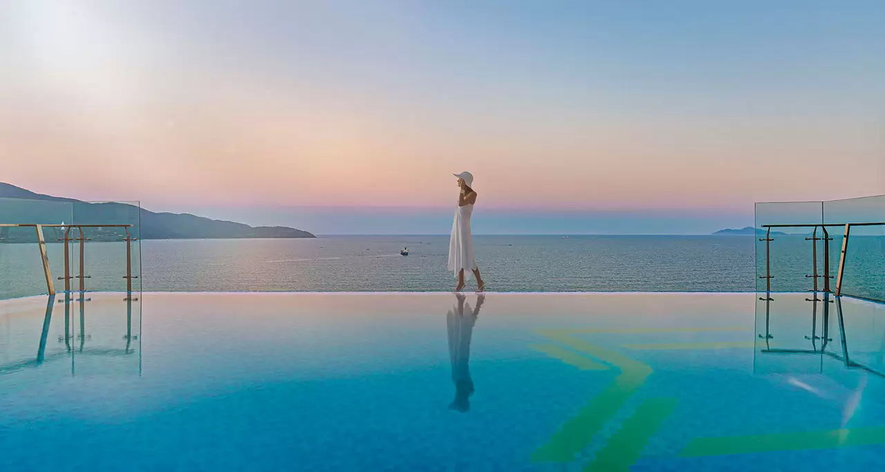 Maximilan Danang Beach Hotel