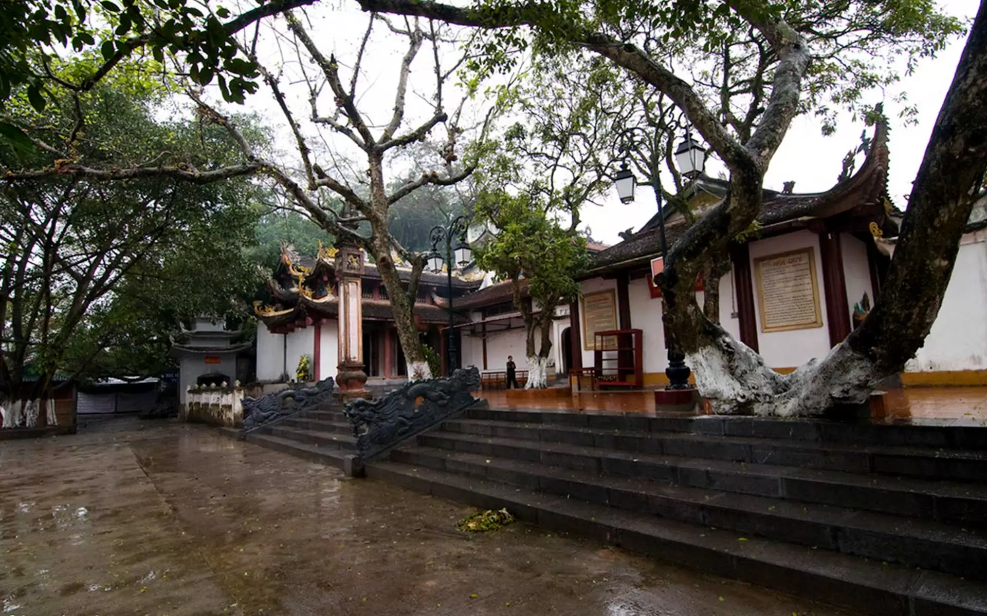 Trinh Temple – where pilgrimages offer their first joss sticks to local deities to inform about their presence and wish for a good trip ahead.