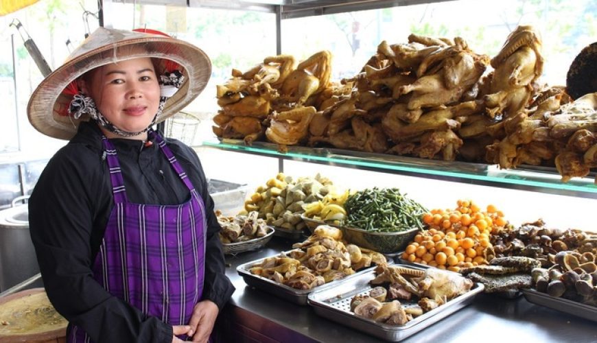 Mekong Delta-style curry stall tickles Ho Chi Minh City taste buds