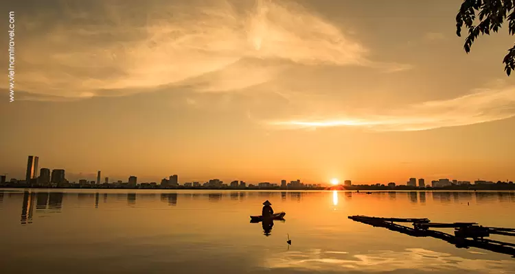Vietnam-hanoi-Wesst-Lake
