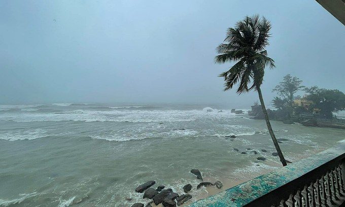 Stranded tourists in Phu Quoc struggle as bad weather disrupts travel