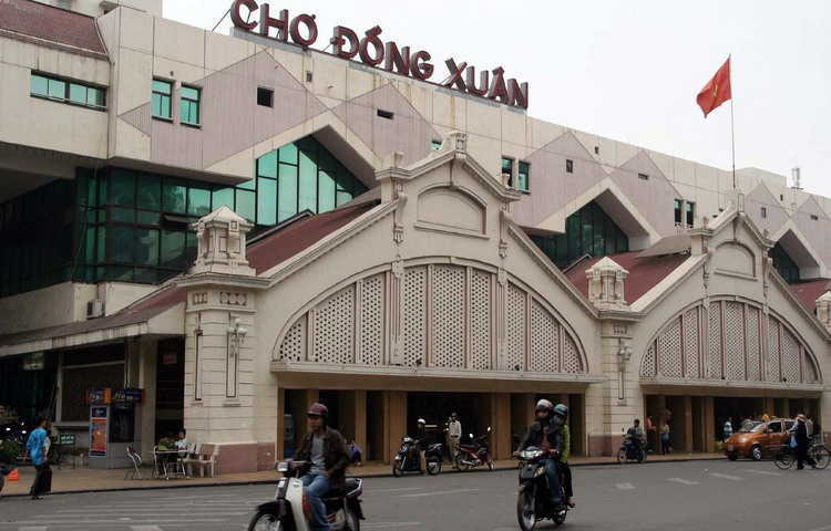 Hanoi_ dong-xuan-market